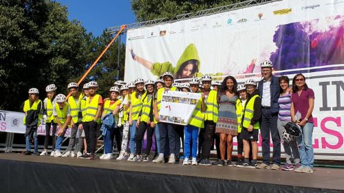 Alcuni ragazzi della media di Viale della Resistenza