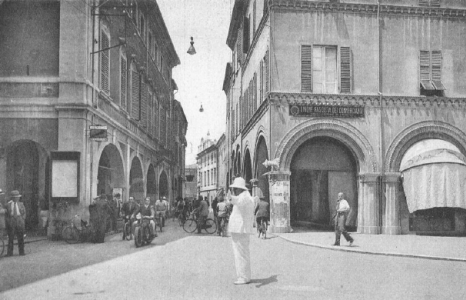 Piazza della Concordia (ora Piazza Giovanni Paolo II), antistante la Cattedrale.