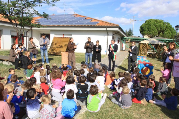 Inaugurazione dell'impianto fotovoltaico della scuola materna di Calabrina