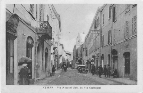 Corso Mazzini e Via Carbonari, con Palazzo Urtoller