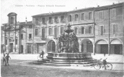 Foto d'epoca della Piazza del Popolo di Cesena con la fontana Masina