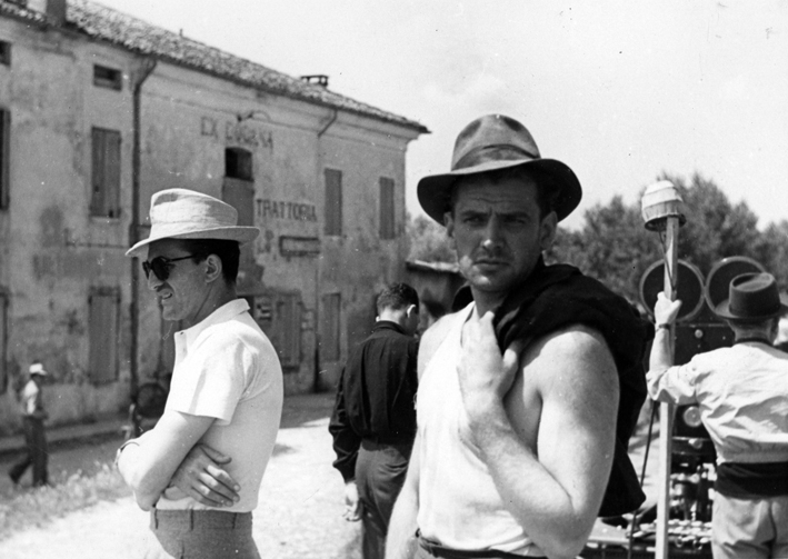 Ossessione (1943). Luchino Visconti, Massimo Girotti [ph. Osvaldo Civirani]
