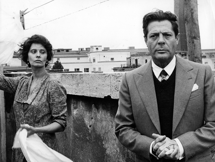 Una giornata particolare (1977). Sophia Loren , Marcello Mastroianni [ph. Gianfranco Lelj]