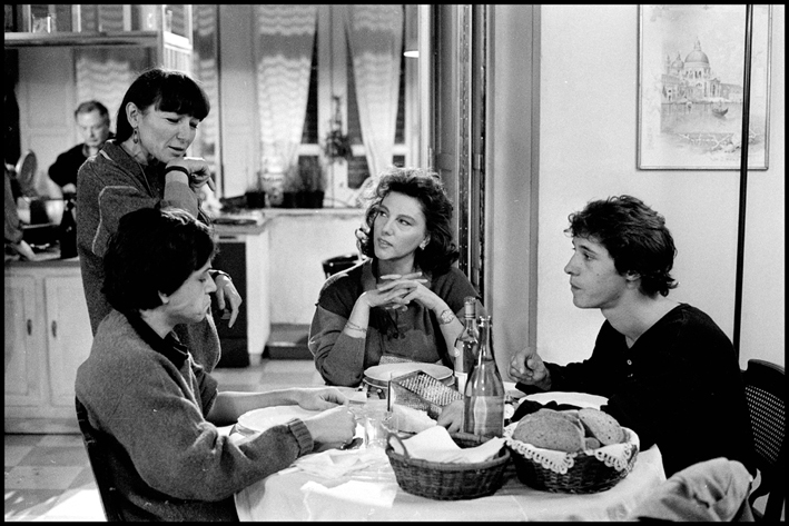 Evelina e i suoi figli di Livia Giampalmo (1990) con Roberto De Francesco, Livia Giampalmo e Massimo Bellinzoni [ph. Paolo Cavicchioli]