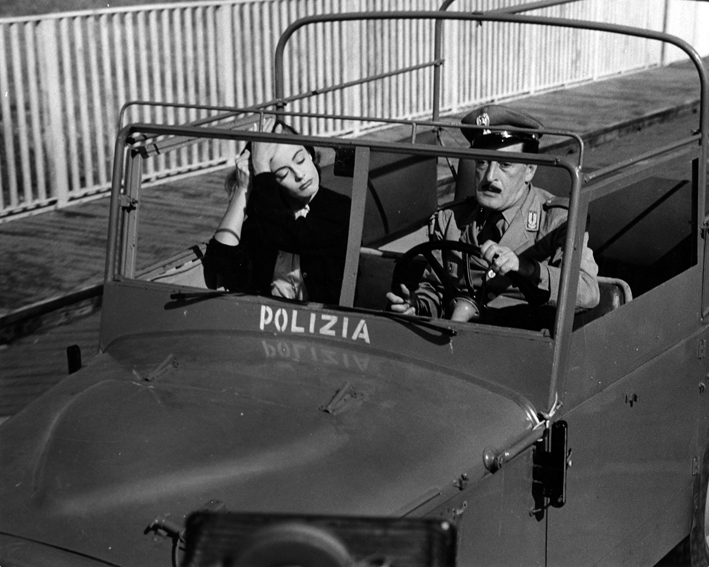 Totò e Carolina di Mario Monicelli (1955) con Anna Maria Ferrero [ph. anonimo]