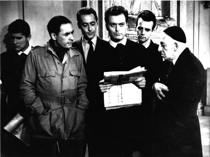 Era notte a Roma (1960). Leo Genn, Sergio Fantoni, Peter Baldwin [ph. Vittorugo Contino]