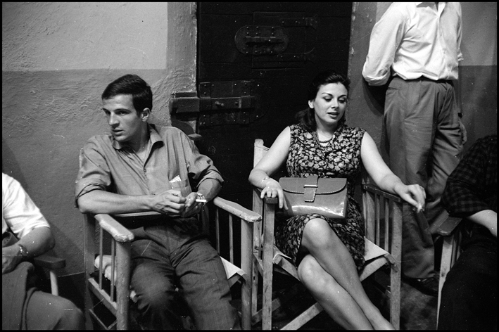 Il generale Della Rovere (1959). François Truffaut in visita al set e Sandra Milio [ph. Vittorugo Contino]